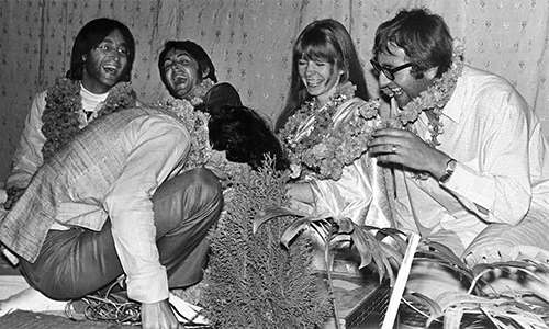 Prudence Farrow and the Beatles in Rishikesh. Original source: U Discover Music, www.udiscovermusic.com/stories/dear-prudence-story-behind-song-beatles/.